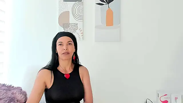 Evawalker  online show from October 18, 2025, 4:52 pm