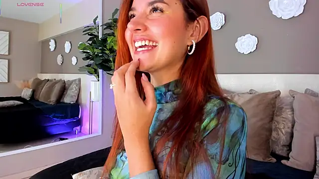 Snapshot of AylinMillerxs chatting on September 9, 2025, 8:30 pm AylinMillerxs online show from September 9, 2025, 8:30 pm