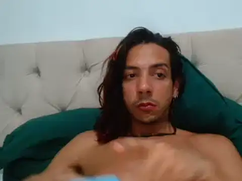 tayllorscott online show from January 25, 2025, 2:47 am