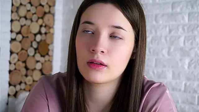 LowOncoming online show from September 19, 2025, 1:40 am