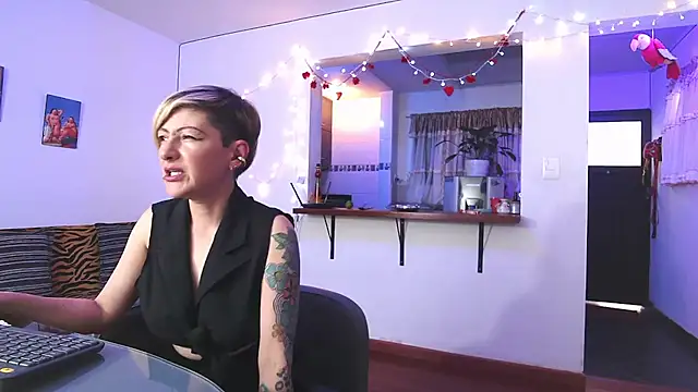 Snapshot of Maria_fernandaxxx_ chatting on February 15, 2025, 3:39 pm Maria fernandaxxx online show from February 15, 2025, 3:39 pm