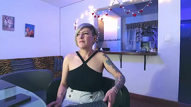 Snapshot of Maria_fernandaxxx_ chatting on February 22, 2025, 3:12 am Maria fernandaxxx online show from February 22, 2025, 3:12 am