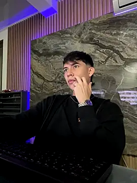 RyanGosslling  online show from December 1, 2025, 11:59 am