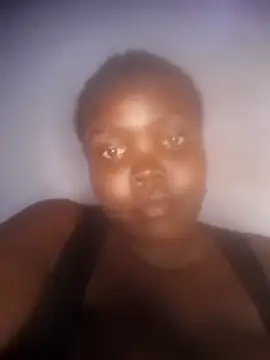 Snapshot of beauty-me_ chatting on August 2, 2026, 10:19 pm beauty-me online show from August 2, 2026, 10:19 pm