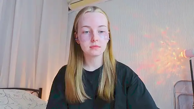 Wild  flowers online show from April 11, 2026, 11:42 pm