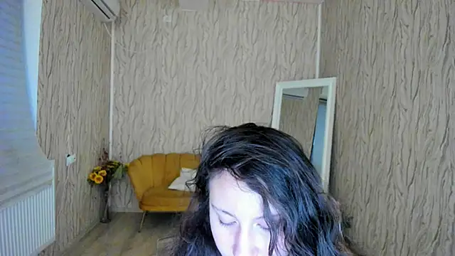 AishaRouhi online show from January 8, 2025, 5:27 am