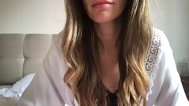 paolajonez online show from December 14, 2024, 4:42 pm