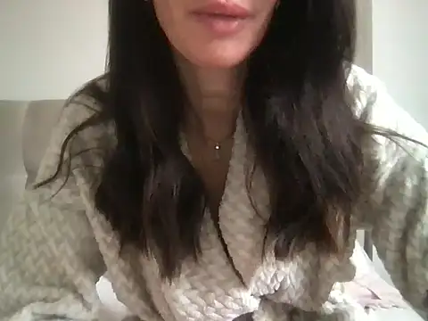 Snapshot of paolajonez chatting on May 10, 2026, 12:43 pm paolajonez online show from May 10, 2026, 12:43 pm