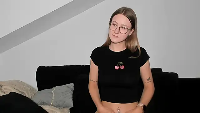 laurasommer online show from May 19, 2026, 2:12 pm