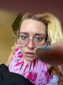 Lalalynn online show from April 9, 2026, 5:07 pm