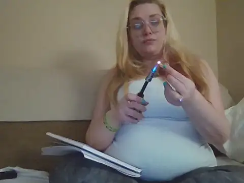 Lalalynn online show from April 11, 2026, 2:49 am