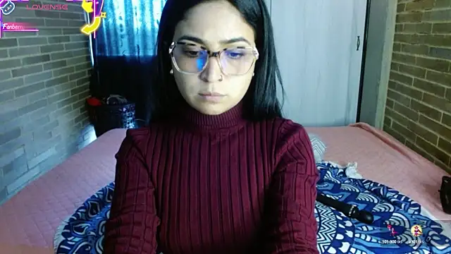 helenacyruss online show from October 14, 2025, 7:03 pm
