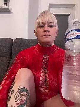 poussichienne online show from December 15, 2024, 1:32 pm