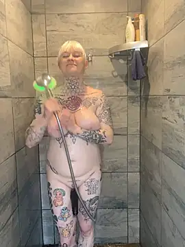 poussichienne online show from January 17, 2026, 1:27 pm