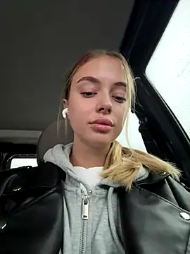 Snapshot of enjoy_my_beauty chatting on October 31, 2025, 7:09 am enjoy my beauty online show from October 31, 2025, 7:09 am