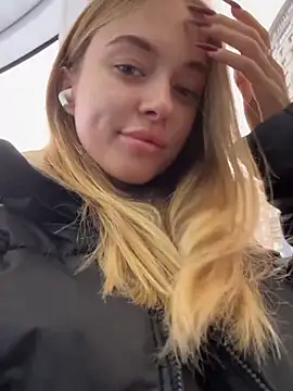 Snapshot of enjoy_my_beauty chatting on November 15, 2025, 7:05 am enjoy my beauty online show from November 15, 2025, 7:05 am