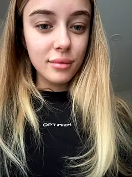 Snapshot of enjoy_my_beauty chatting on November 25, 2025, 6:46 am enjoy my beauty online show from November 25, 2025, 6:46 am