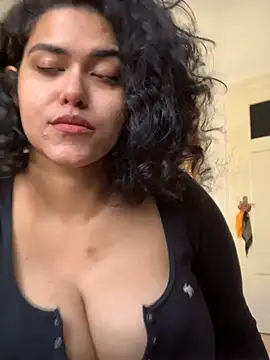 Curvydesifromgermany online show from March 5, 2025, 12:11 pm