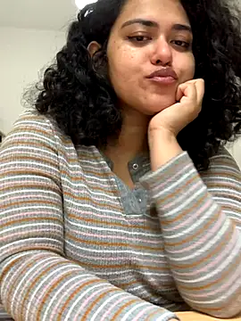 Curvydesifromgermany online show from October 7, 2025, 11:40 am