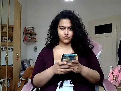 Snapshot of Curvydesifromgermany chatting on February 26, 2026, 11:53 am Curvydesifromgermany online show from February 26, 2026, 11:53 am