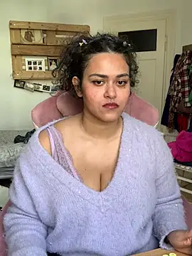 Snapshot of Curvydesifromgermany chatting on March 27, 2026, 12:49 pm Curvydesifromgermany online show from March 27, 2026, 12:49 pm