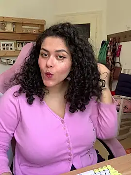 Snapshot of Curvydesifromgermany chatting on April 8, 2026, 10:59 am Curvydesifromgermany online show from April 8, 2026, 10:59 am