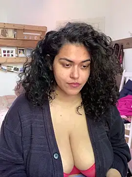 Snapshot of Curvydesifromgermany chatting on April 27, 2026, 2:37 pm Curvydesifromgermany online show from April 27, 2026, 2:37 pm