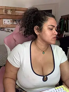 Snapshot of Curvydesifromgermany chatting on July 10, 2026, 12:52 pm Curvydesifromgermany online show from July 10, 2026, 12:52 pm