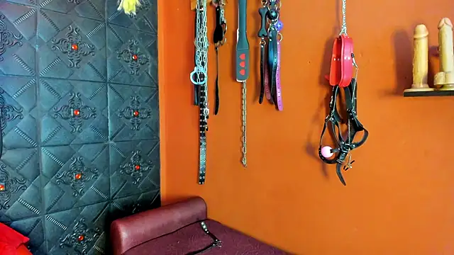 annavi  online show from October 22, 2025, 7:02 pm