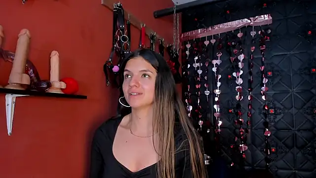 annavi  online show from February 14, 2026, 7:10 pm