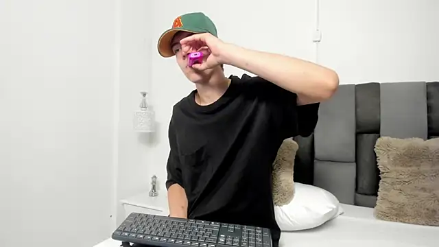 Dei v 48 online show from February 13, 2025, 7:52 pm