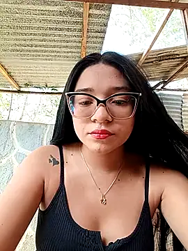 -VICKKY online show from September 25, 2025, 1:59 pm