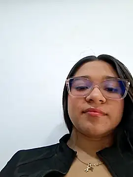 -VICKKY online show from April 7, 2026, 2:17 pm