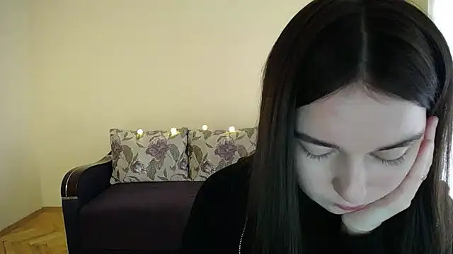 Snapshot of Pretty_shy chatting on January 21, 2025, 11:56 am Pretty shy online show from January 21, 2025, 11:56 am