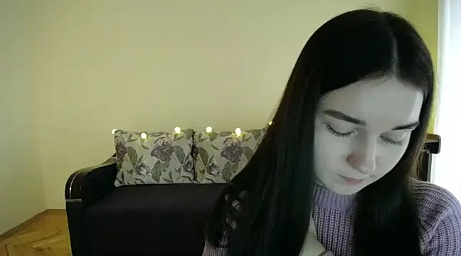 Snapshot of Pretty_shy chatting on January 23, 2025, 11:37 am Pretty shy online show from January 23, 2025, 11:37 am