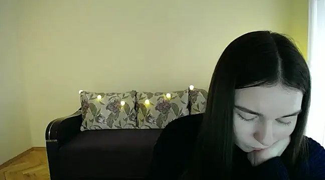 Snapshot of Pretty_shy chatting on January 24, 2025, 11:37 am Pretty shy online show from January 24, 2025, 11:37 am
