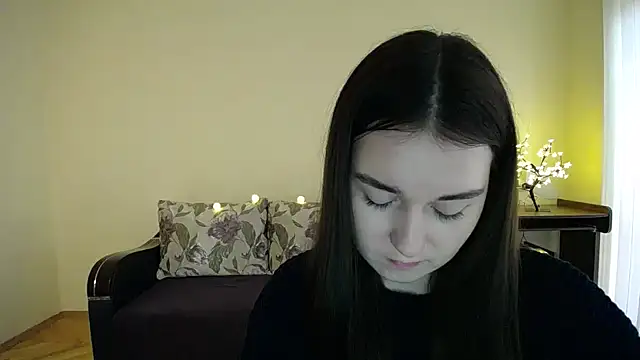 Snapshot of Pretty_shy chatting on February 4, 2025, 12:00 pm Pretty shy online show from February 4, 2025, 12:00 pm