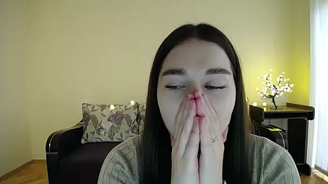 Snapshot of Pretty_shy chatting on February 7, 2025, 9:26 am Pretty shy online show from February 7, 2025, 9:26 am