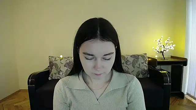Snapshot of Pretty_shy chatting on February 8, 2025, 12:50 pm Pretty shy online show from February 8, 2025, 12:50 pm