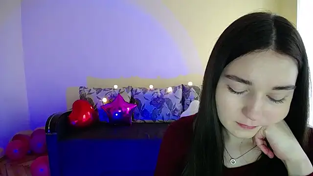 Snapshot of Pretty_shy chatting on February 21, 2025, 9:13 am Pretty shy online show from February 21, 2025, 9:13 am