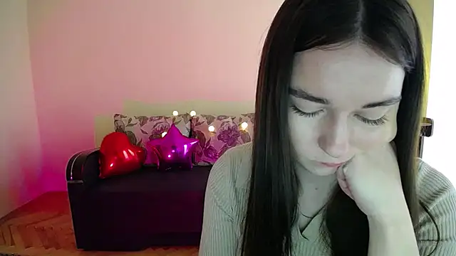 Snapshot of Pretty_shy chatting on March 10, 2025, 8:59 am Pretty shy online show from March 10, 2025, 8:59 am