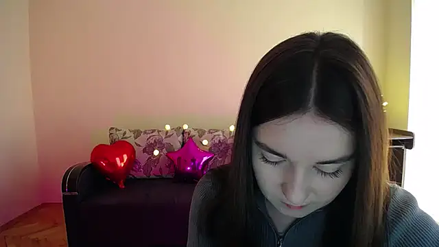 Snapshot of Pretty_shy chatting on March 19, 2025, 8:55 am Pretty shy online show from March 19, 2025, 8:55 am