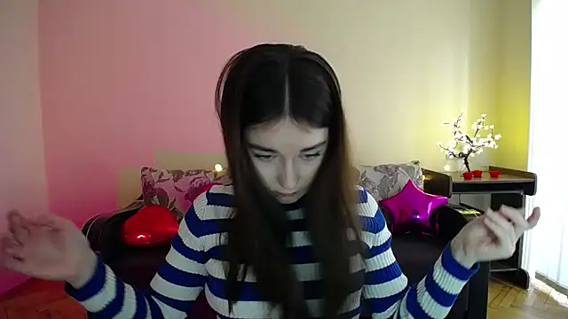 Snapshot of Pretty_shy chatting on March 22, 2025, 9:34 am Pretty shy online show from March 22, 2025, 9:34 am