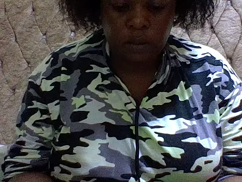 zoey10 online show from December 14, 2025, 8:02 pm