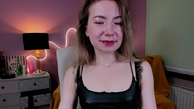 Mia Tasty online show from November 22, 2025, 7:40 am