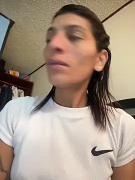 ImCrazzy online show from April 19, 2026, 2:05 pm