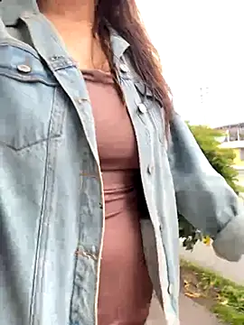 iriiina veneno online show from November 2, 2025, 3:03 pm