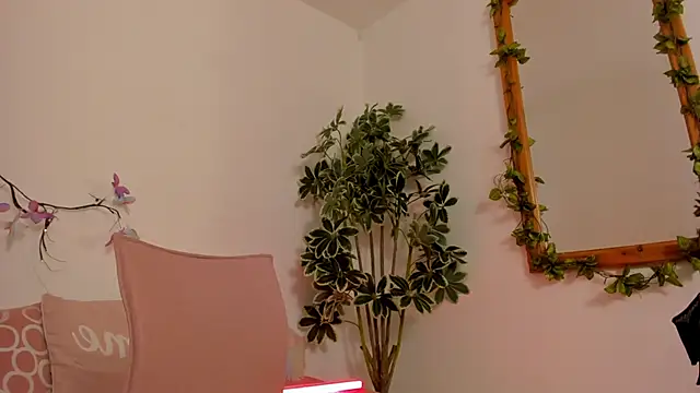 BonnieCute  online show from October 23, 2025, 12:32 am