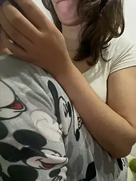 Snapshot of farah-36 chatting on December 19, 2024, 3:07 am farah-36 online show from December 19, 2024, 3:07 am