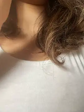 Snapshot of farah-36 chatting on December 19, 2024, 2:46 pm farah-36 online show from December 19, 2024, 2:46 pm